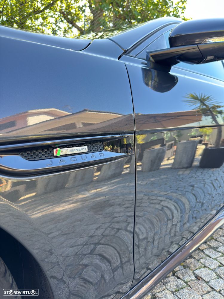 Jaguar XE 2.0 D R-Sport - 10