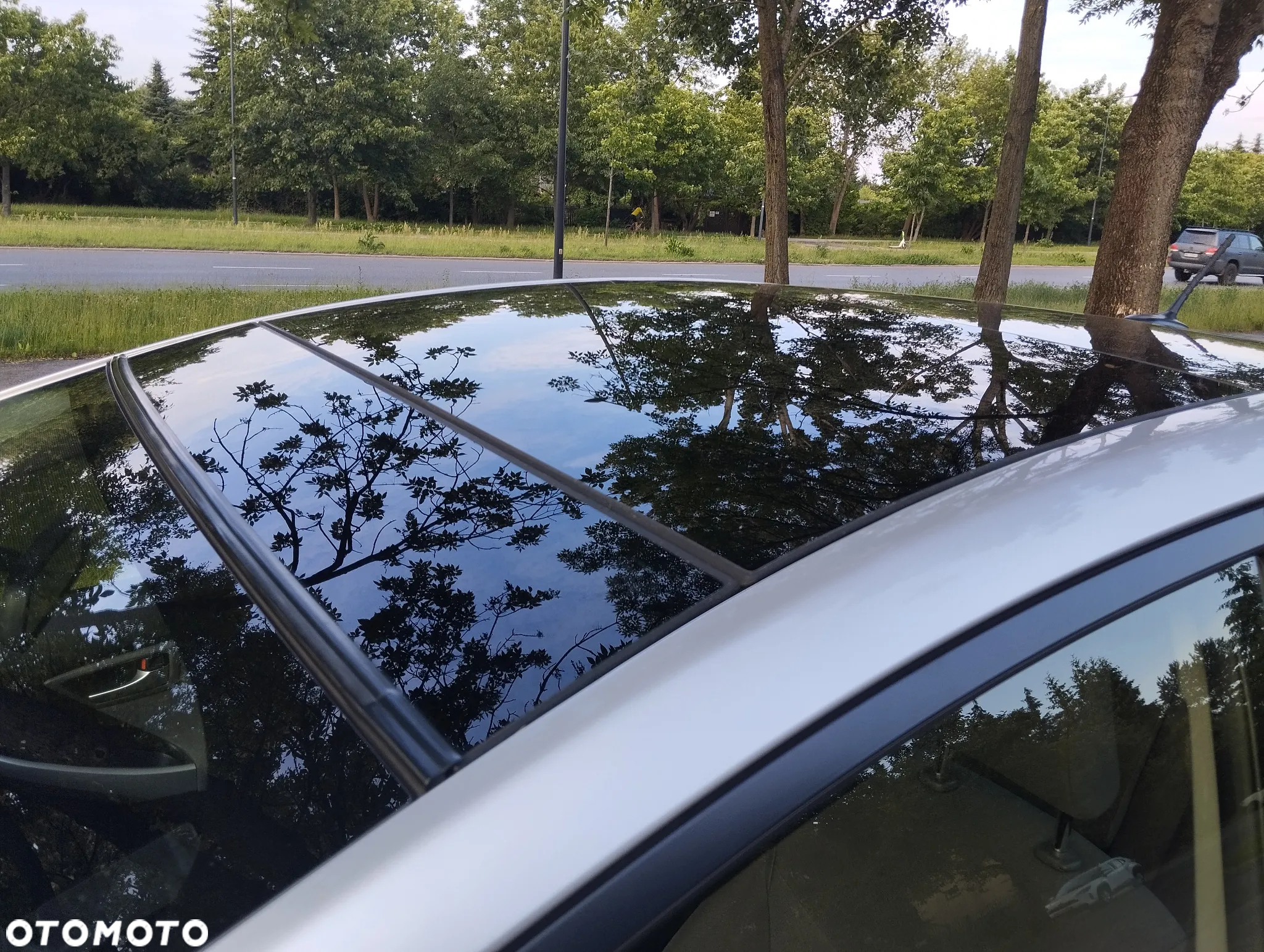 Toyota Prius (Hybrid) - 8