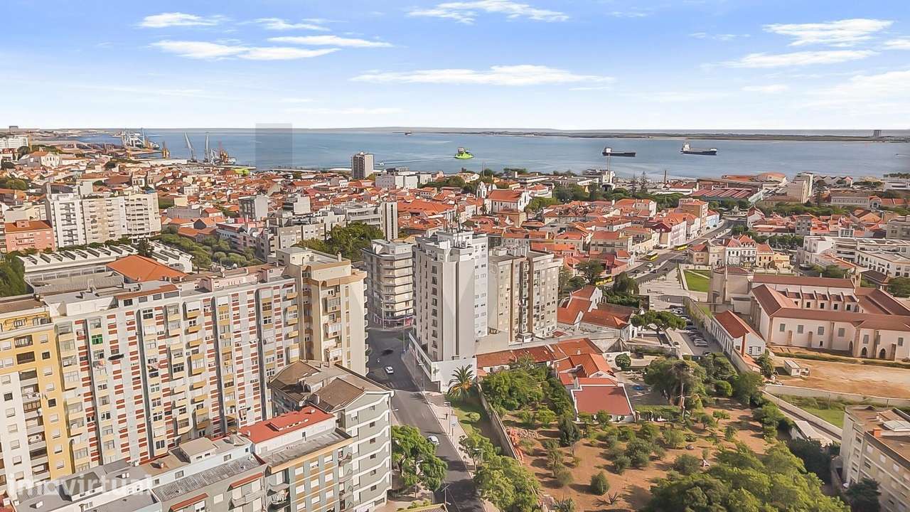Apartamento  no Coração da Baixa de Setúbal com Vista Rio - Grande imagem: 3/31