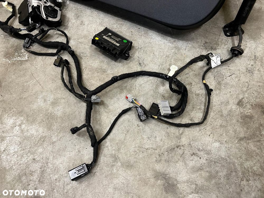 KOMPLET ELEKTRYCZNIE OTWIERANA KLAPA ZAMEK WIĄZKA MODUŁ FORD KUGA MK3 EU - 2