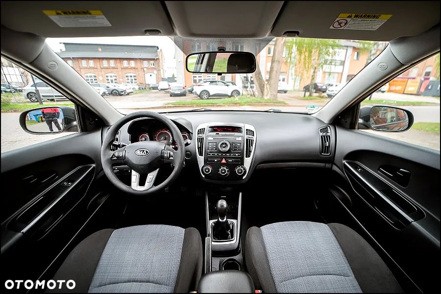 Kia Ceed - 16