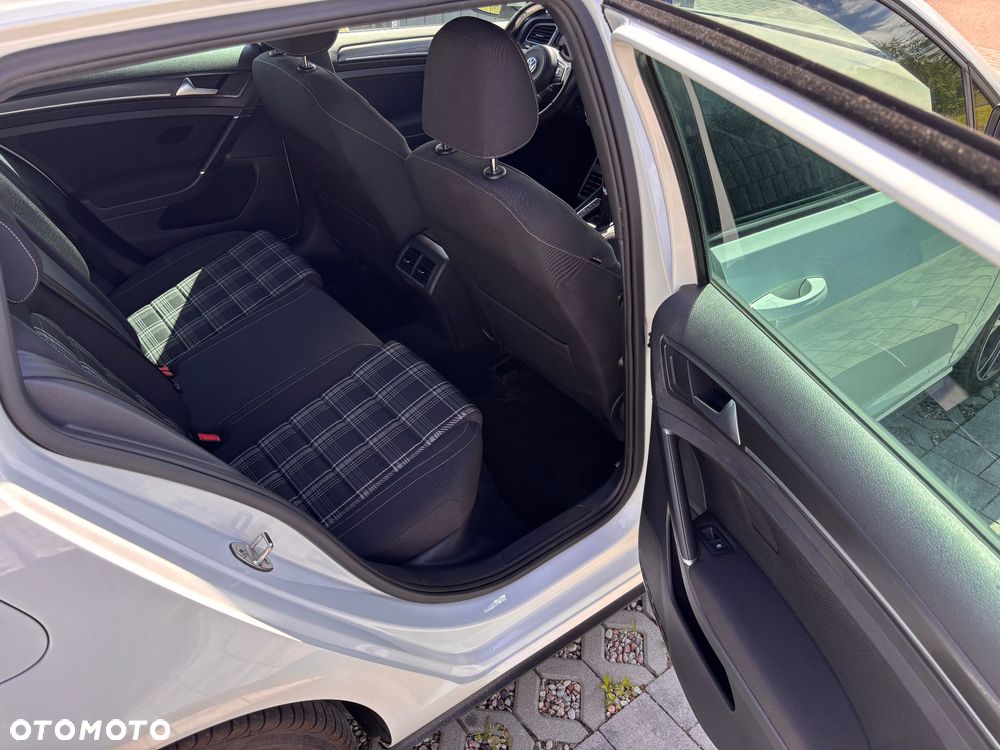 Volkswagen Golf 2.0 TDI BMT GTD - 21