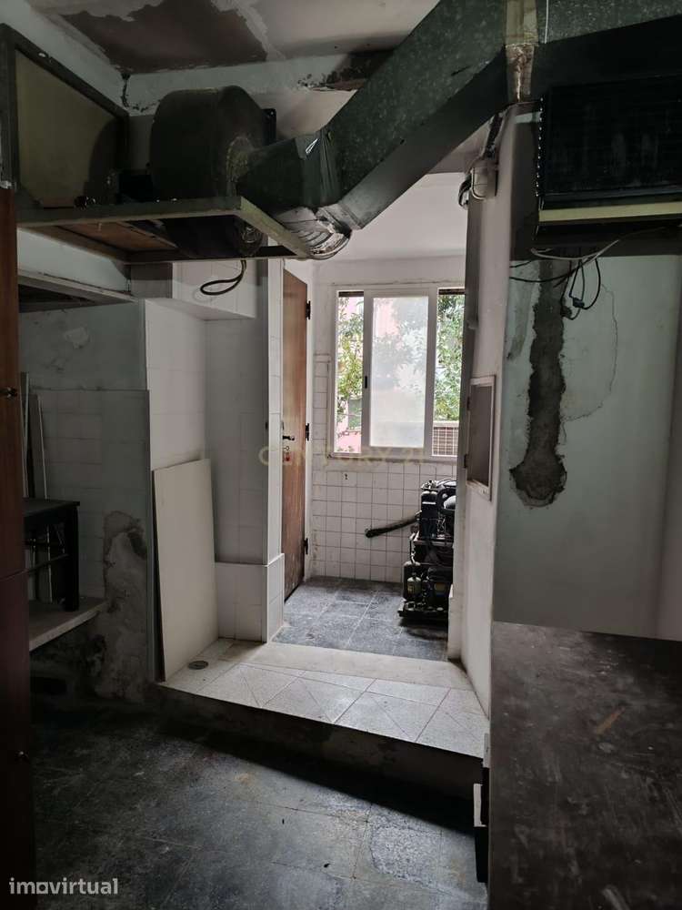 Restaurante Equipado à Venda na Rua dos Sapadores – Graça - Grande imagem: 4/10