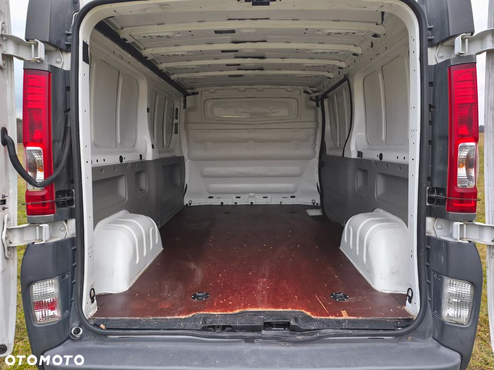 Renault TRAFIC - 24