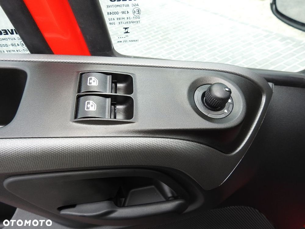 Iveco DAILY 35S18 NOWY KONTENER 10 PALET TEMPOMAT NAWIGACJA KLIMATYZACJA LEDY GWARANCJA  180KM - 30