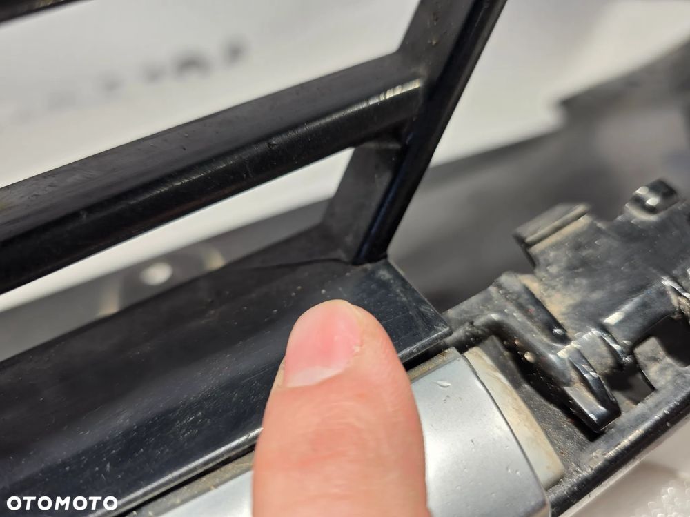 BMW G11 / G12 LIFT 19- ZDERZAK PRZEDNI PRZÓD NA 6xPDC + KRATKA ŚRODKOWA NR 51117475178 / 7475178 NR AUKCJI NZ2054 - 18
