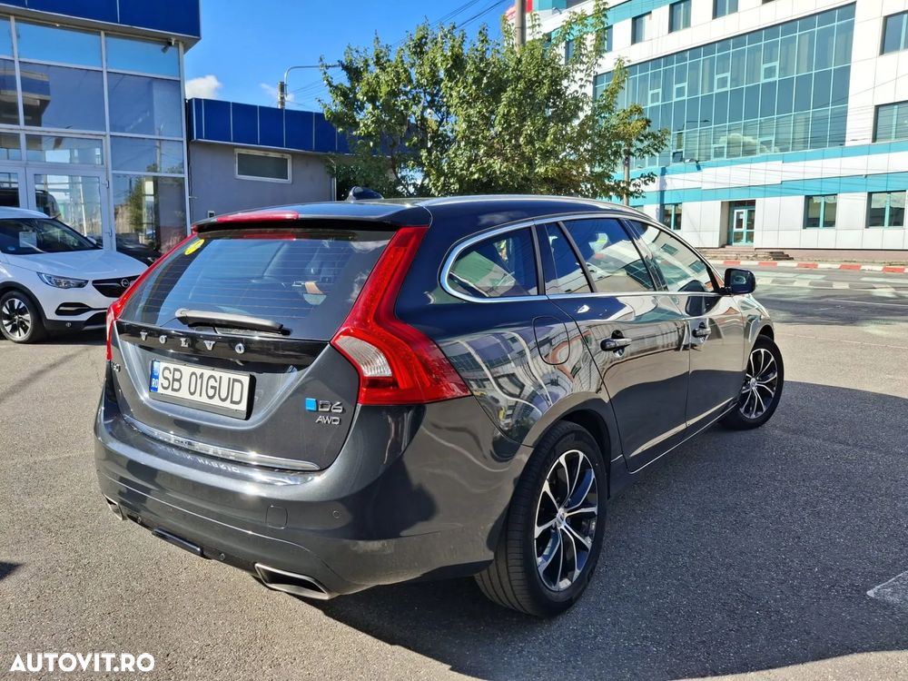 Volvo V60 D6 Plug-In-Hybrid AWD Geartronic Summum - 6