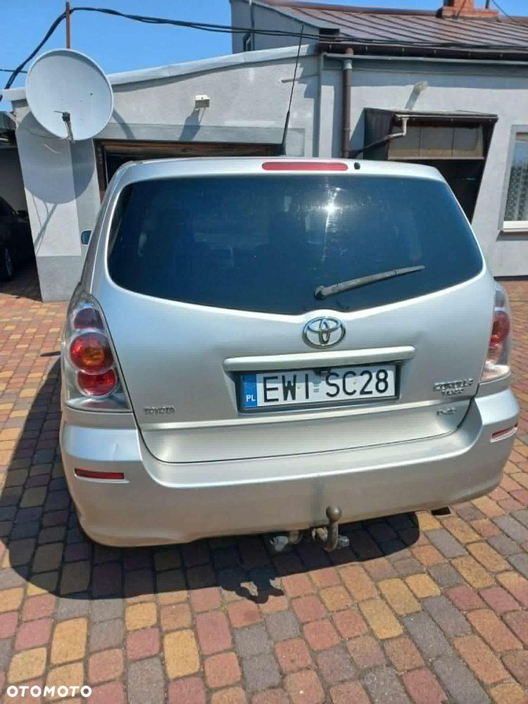 Toyota Corolla Verso 2.2 D-4D X + NAVI 7os - 3