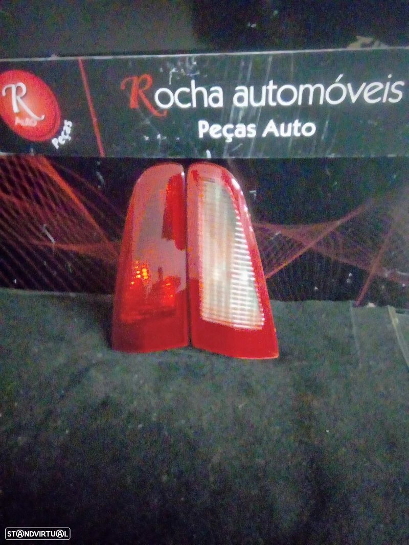 Farolim Stop Direito Mala Alfa Romeo 147 (937_) - 1