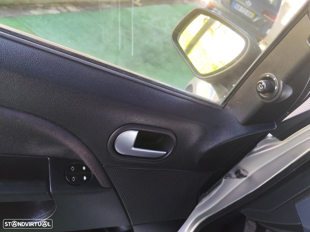 Ford Fiesta 1.25 Trend - 17