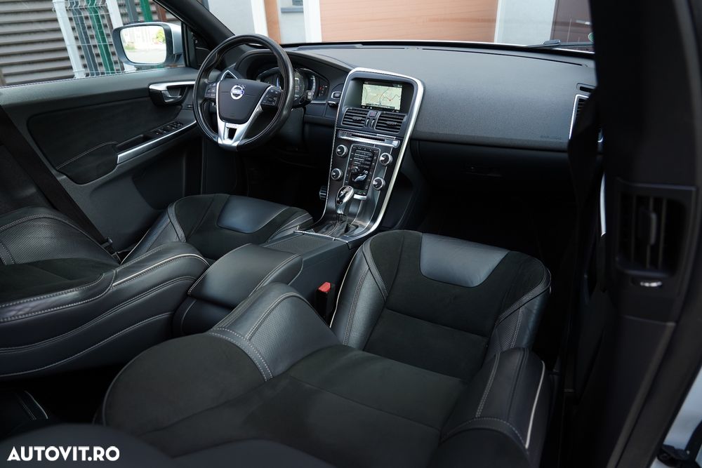 Volvo XC 60 D5 AWD Geartronic Summum - 24