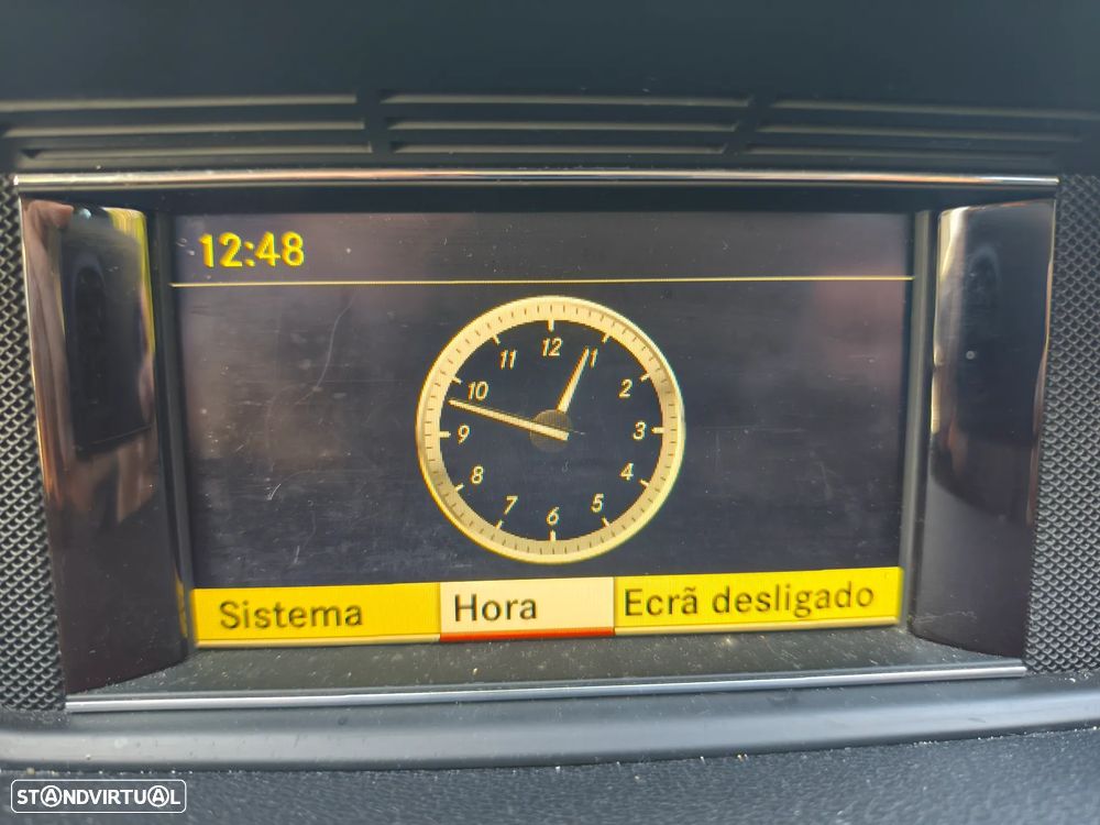 Mercedes-Benz E 200 CDI DPF BlueEFFICIENCY Auto Elegance - 4