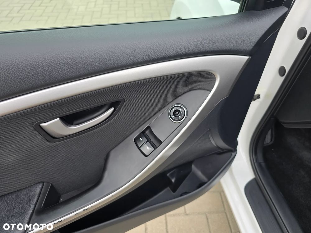 Hyundai i30 - 23