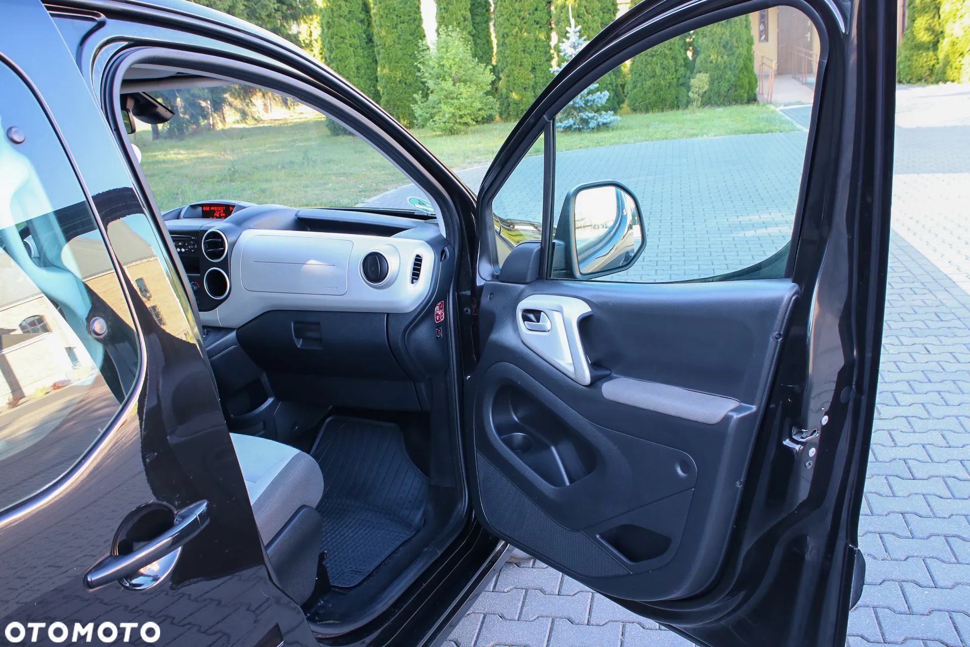 Citroën Berlingo Multispace e-HDi 90 FAP EGS6 Exclusive - 19