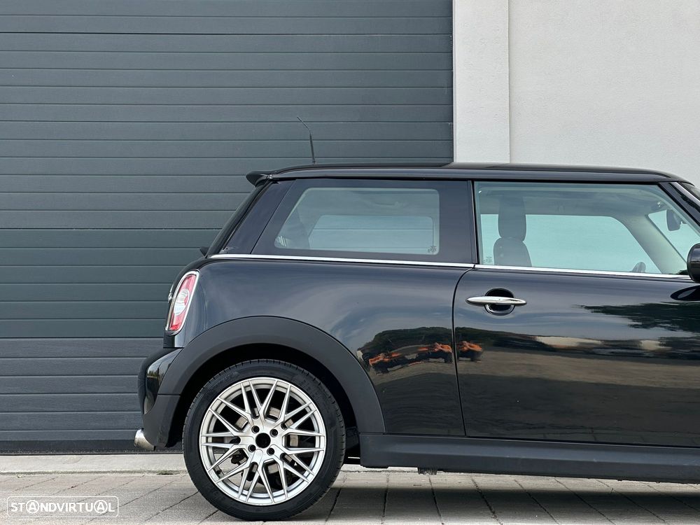 MINI 3 Portas One D - 9