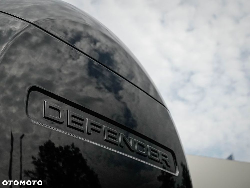 Land Rover Defender - 8