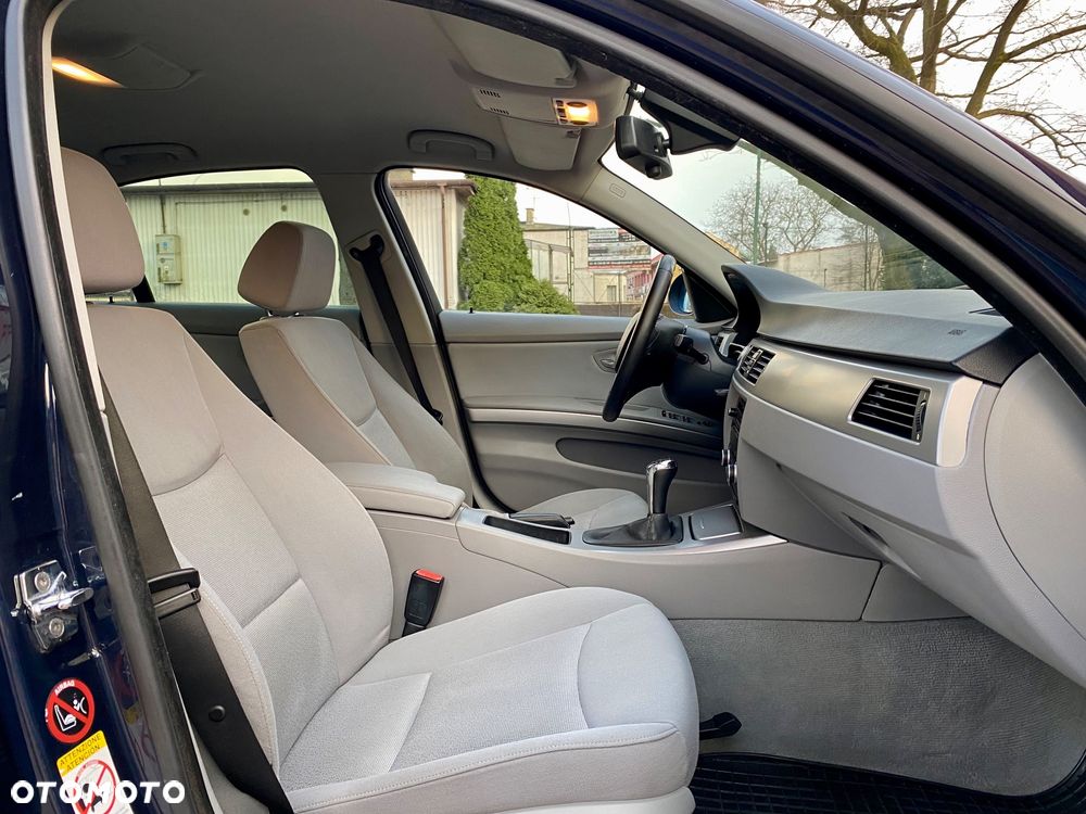 BMW Seria 3 320d - 28