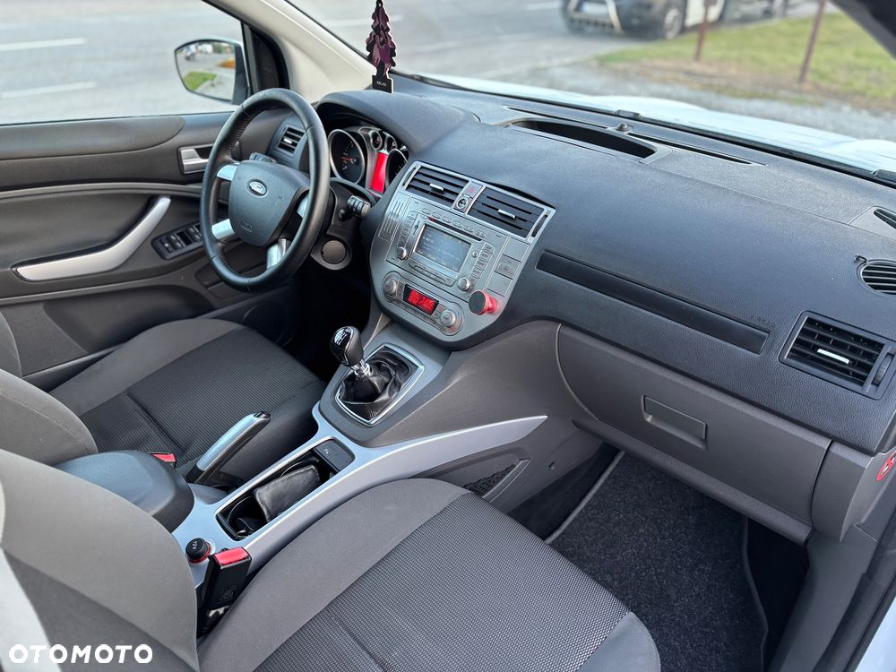 Ford Kuga - 11