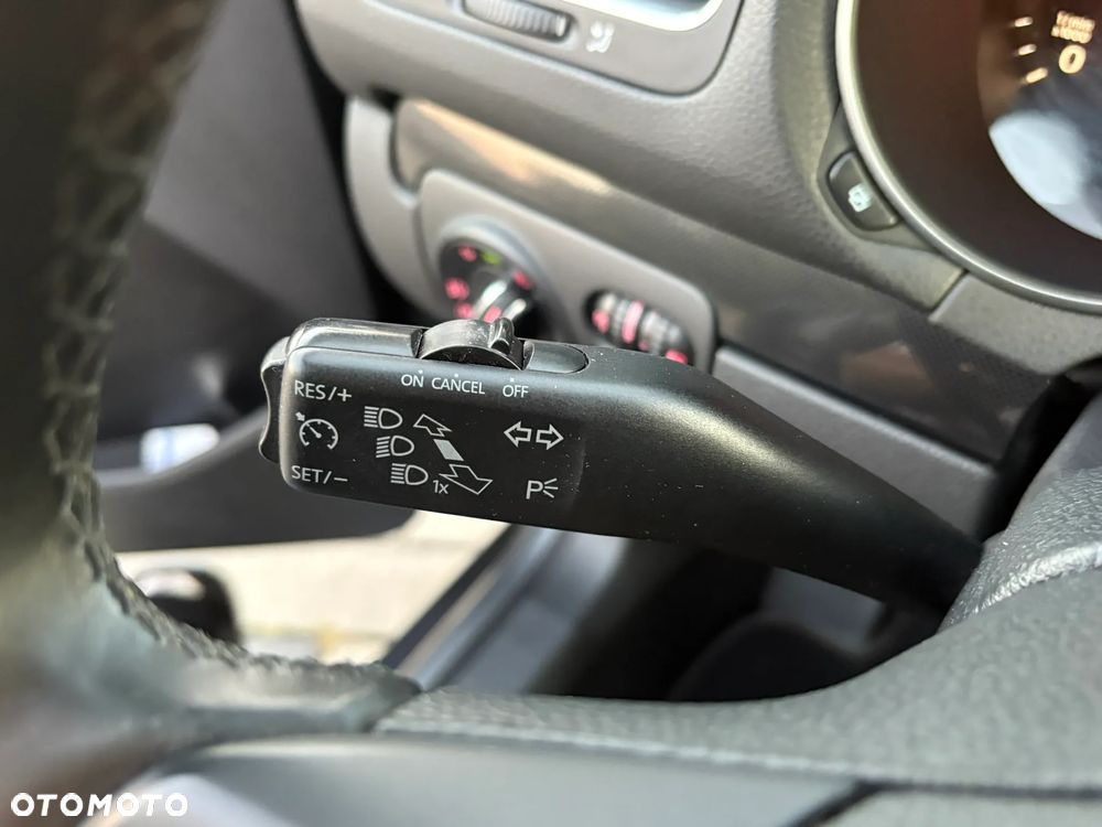 Volkswagen Golf 1.6 TDI DPF Comfortline - 20