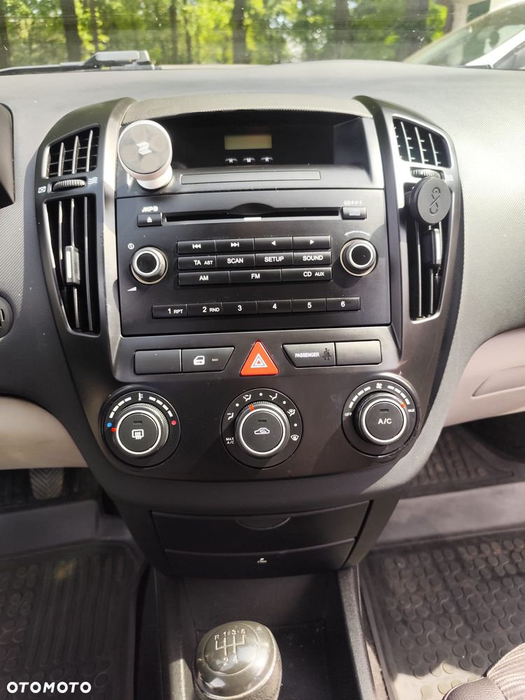 Kia Ceed 1.4 Comfort - 23