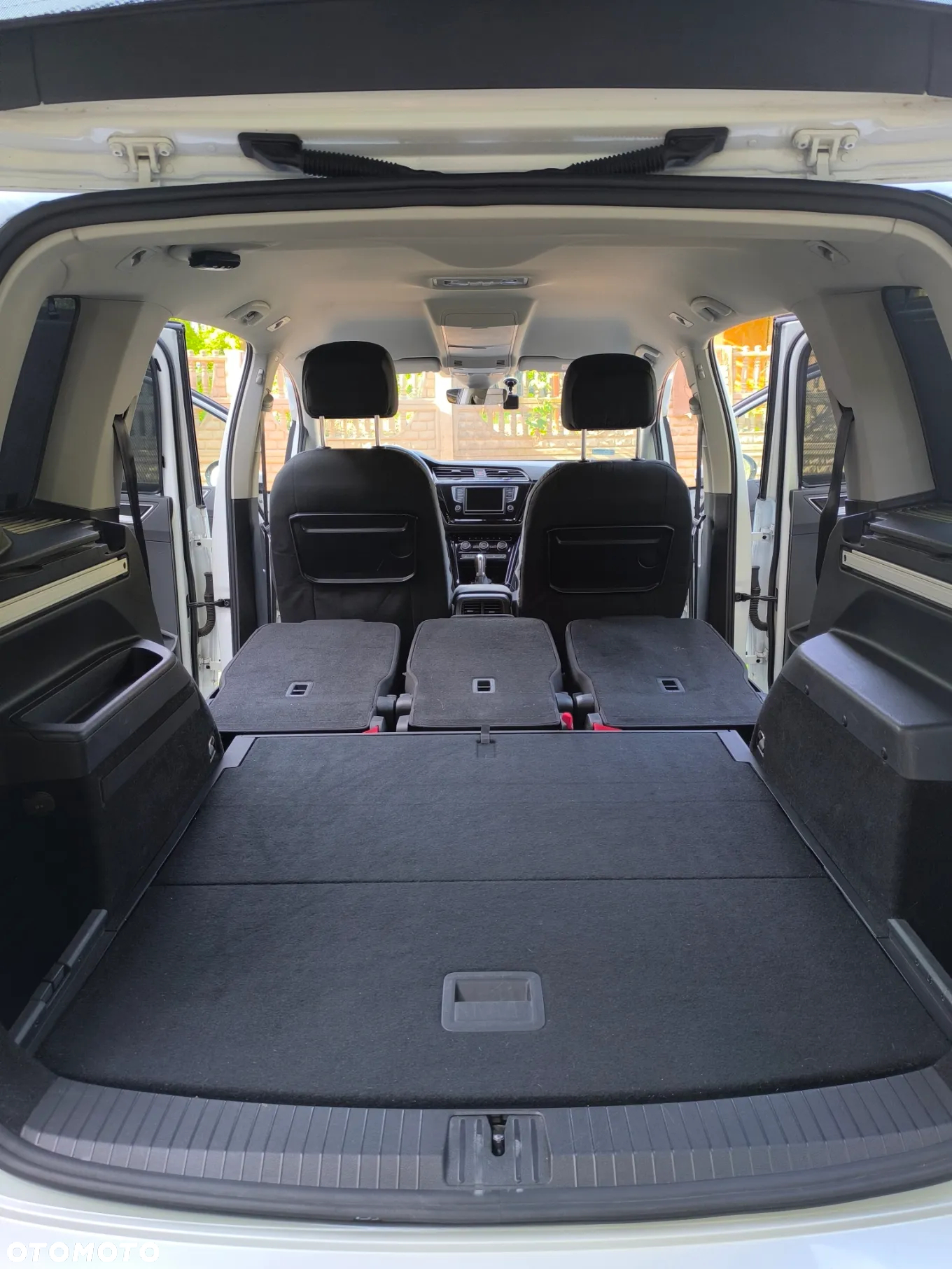 Volkswagen Touran - 20