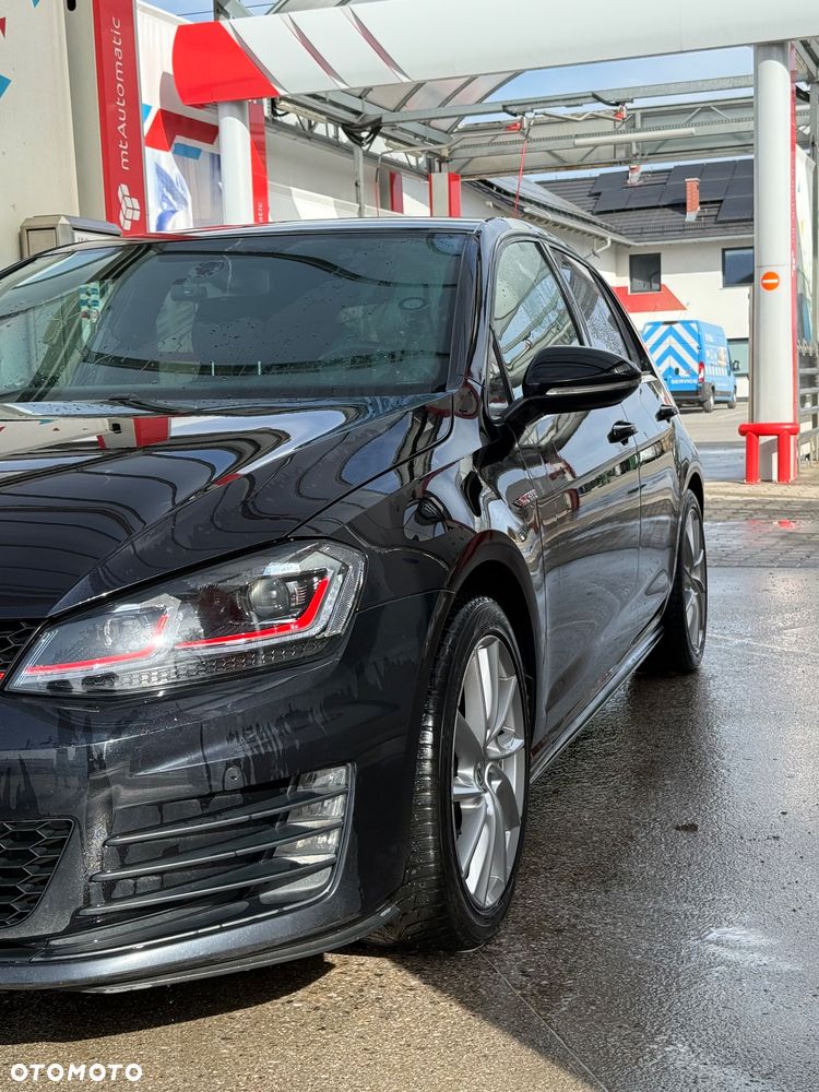 Volkswagen Golf - 4