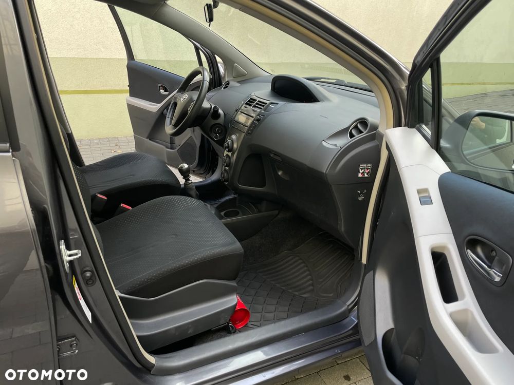 Toyota Yaris 1.33 Sol - 12