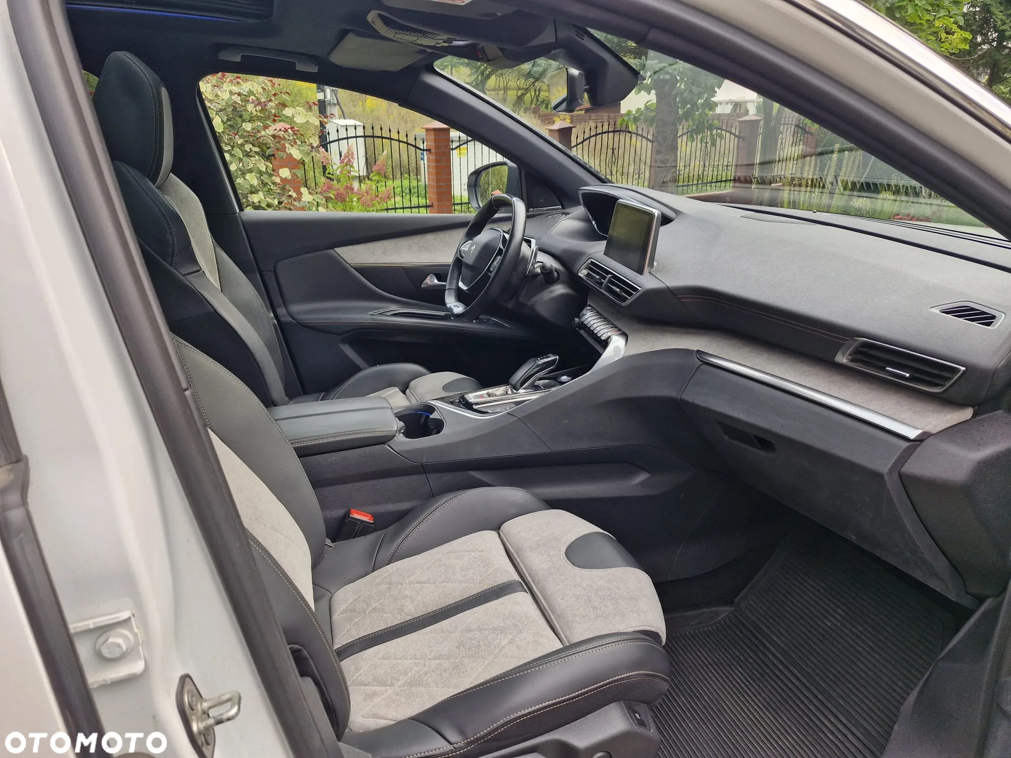 Peugeot 3008 1.6 PureTech Hybrid4 PHEV GT S&S EAT8 - 7
