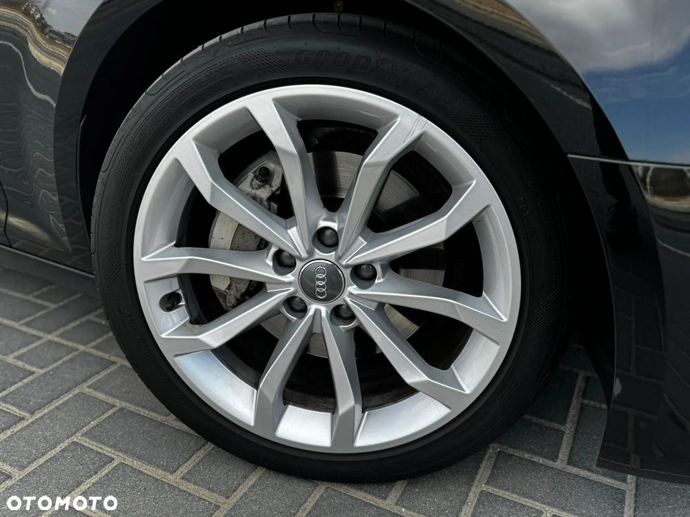 Audi A4 Avant 40 TDI S tronic S line - 16