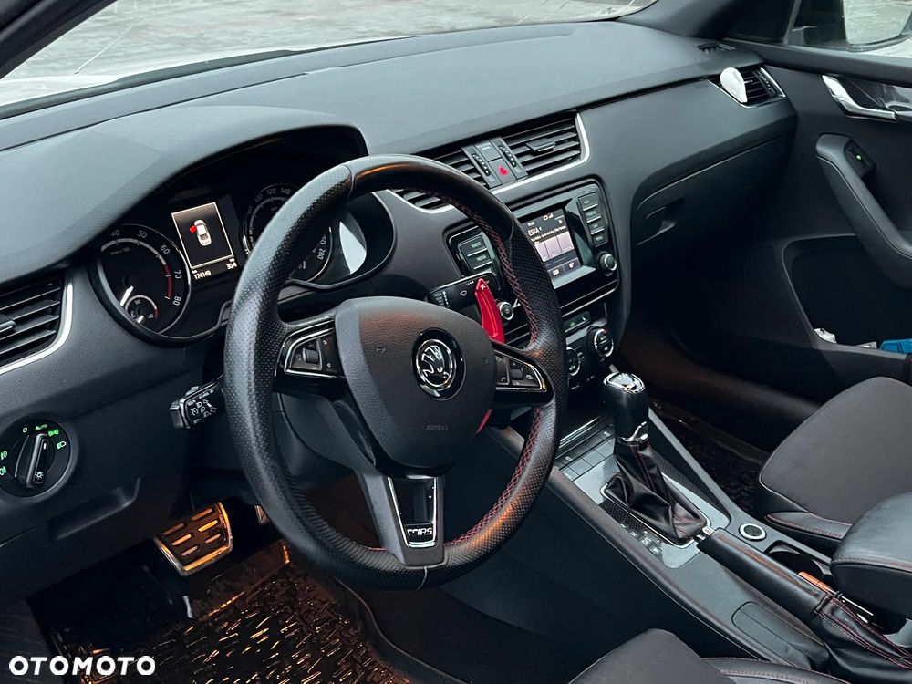 Skoda Octavia 2.0 TSI RS DSG - 16