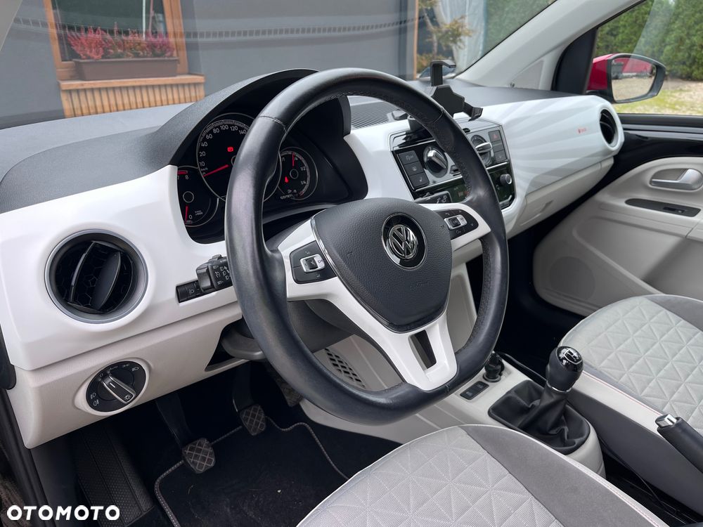 Volkswagen up! 1.0 beats - 15