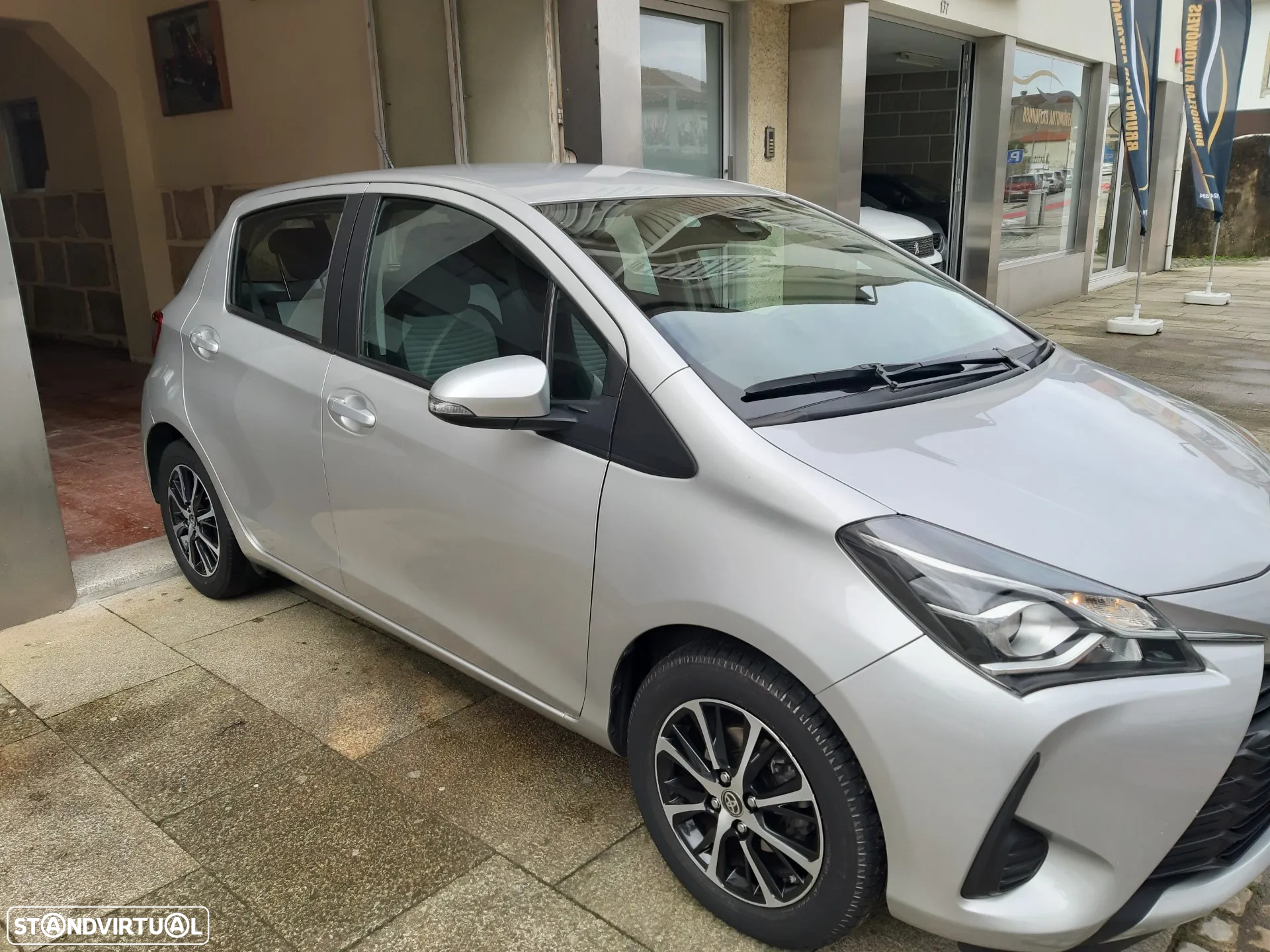 Toyota Yaris 1.0 VVT-i Comfort - 2