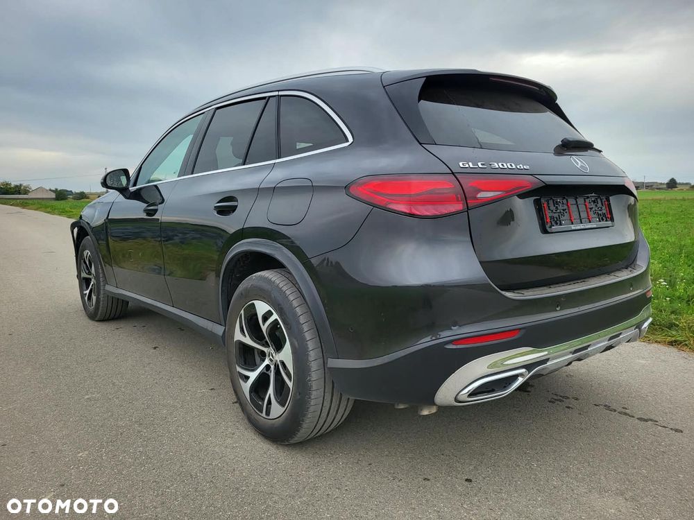 Mercedes-Benz GLC - 25