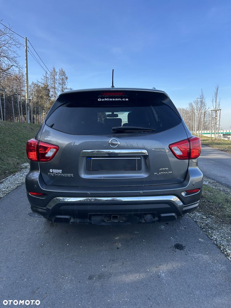 Nissan Pathfinder - 24