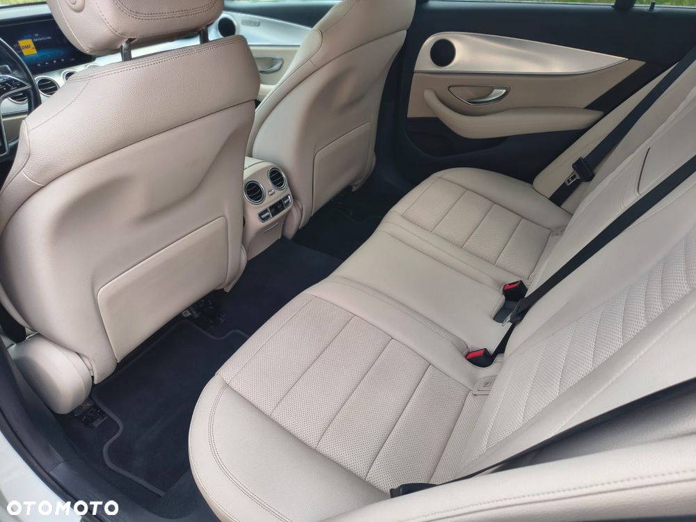 Mercedes-Benz Klasa E 300 de 9G-TRONIC Avantgarde - 9