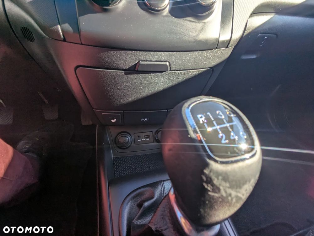 Hyundai i30 i30cw 1.6 CRDi FIFA WM Edition - 13