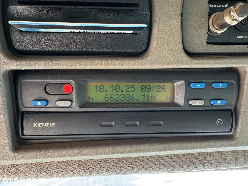 Mercedes-Benz Actros - 3