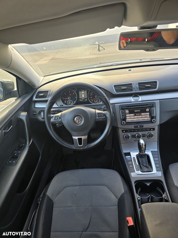 Volkswagen Passat - 8