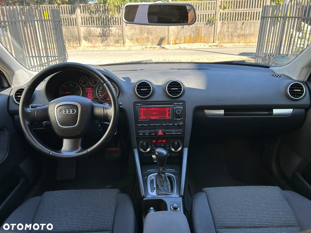 Audi A3 Sportback 2.0 TDI DPF (DSG) S tronic Ambiente - 6