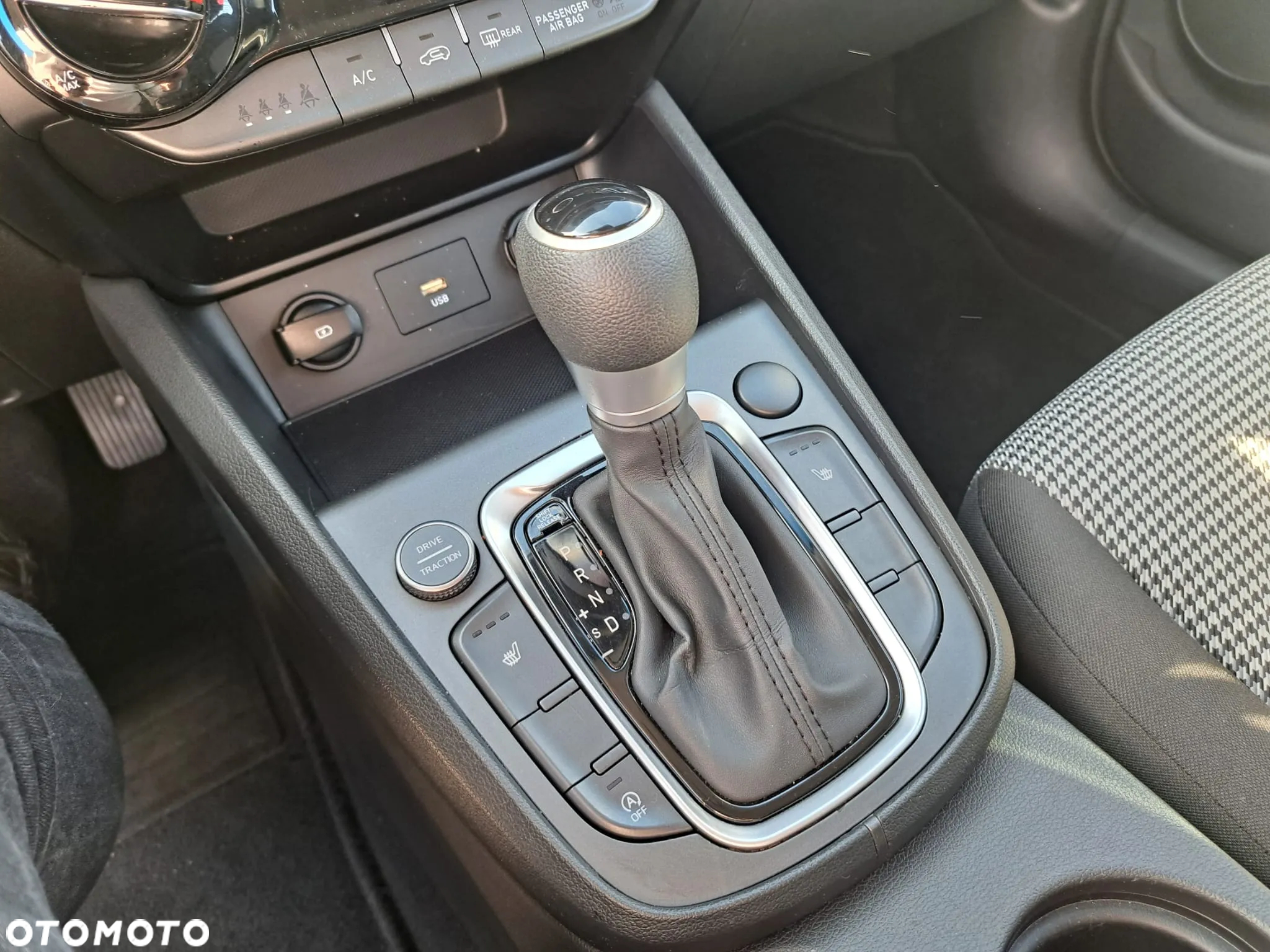 Hyundai Kona - 12