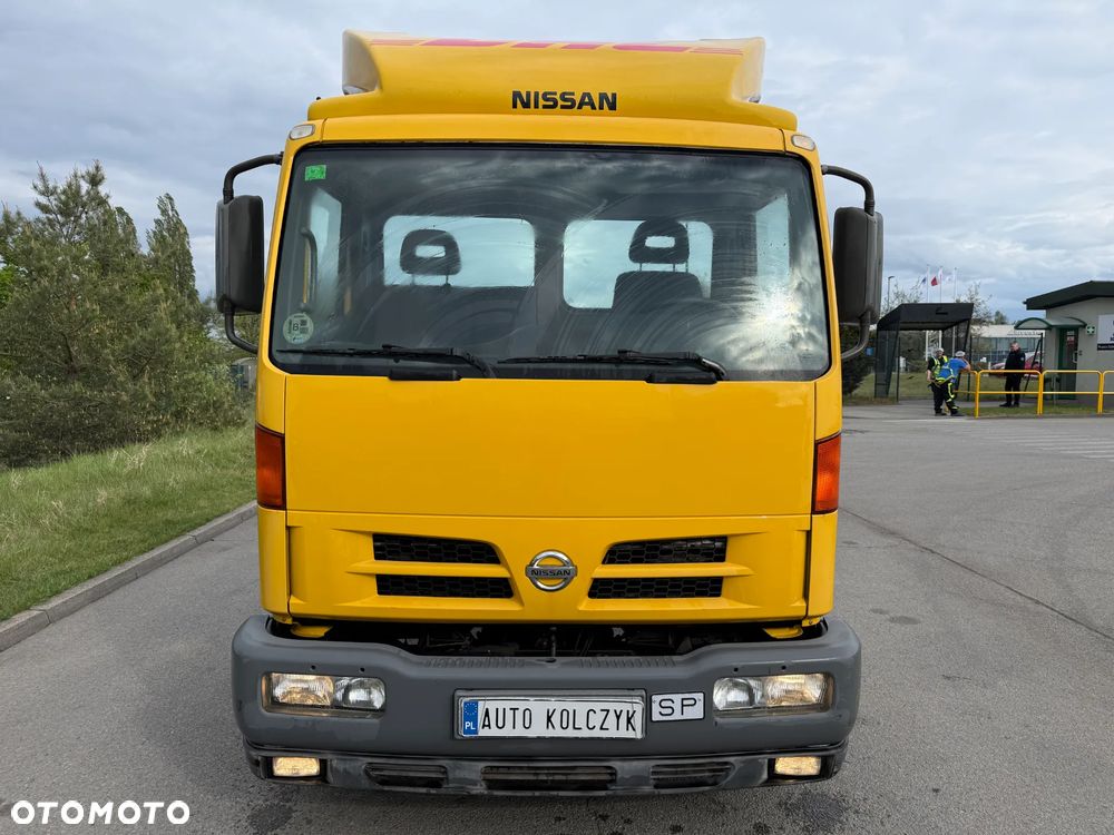 Nissan Atleon - 2