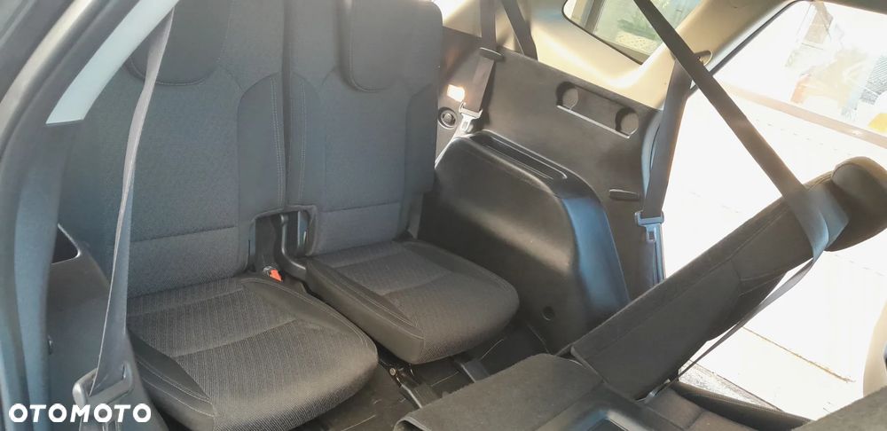 Kia Carens 1.7 CRDi M EU6 - 19