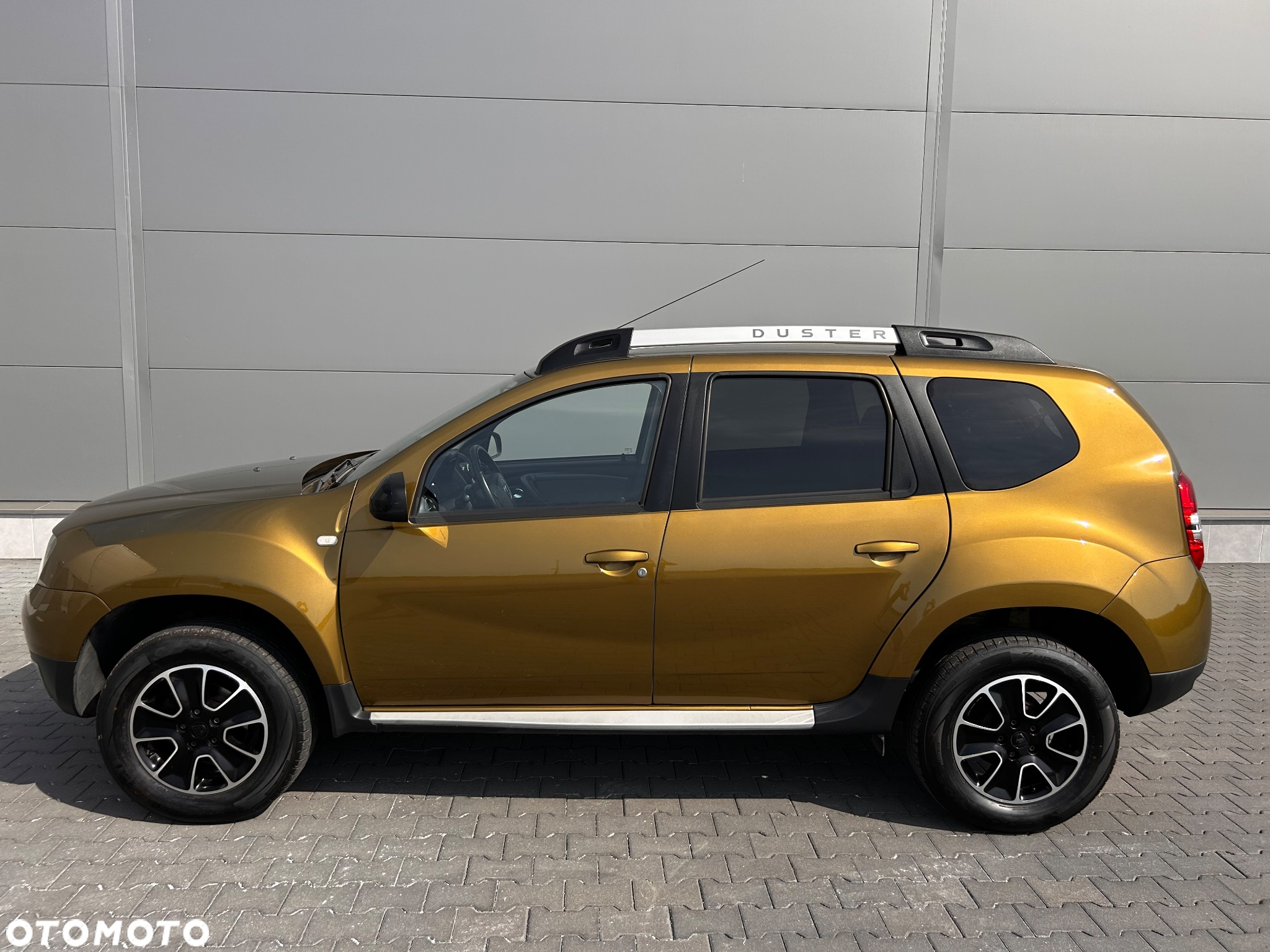 Dacia Duster 1.6 SCe Laureate S&S - 14