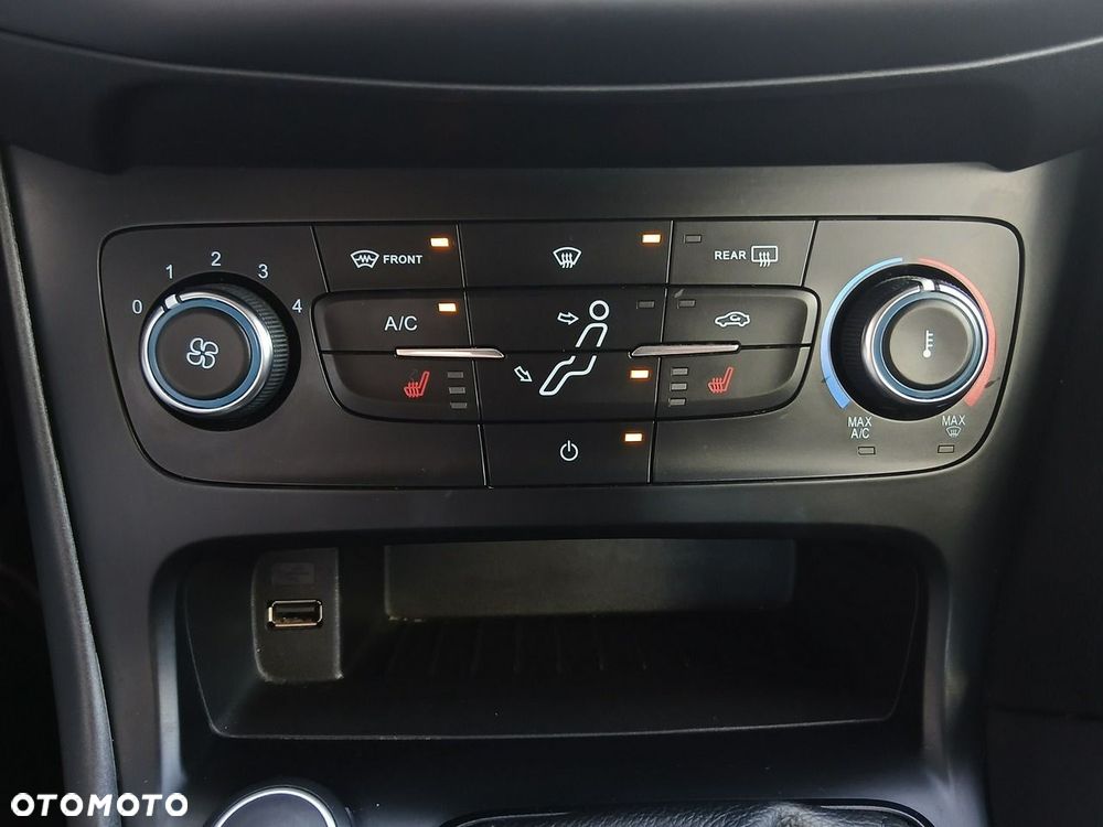 Ford Focus 1.6 SYNC Edition - 21