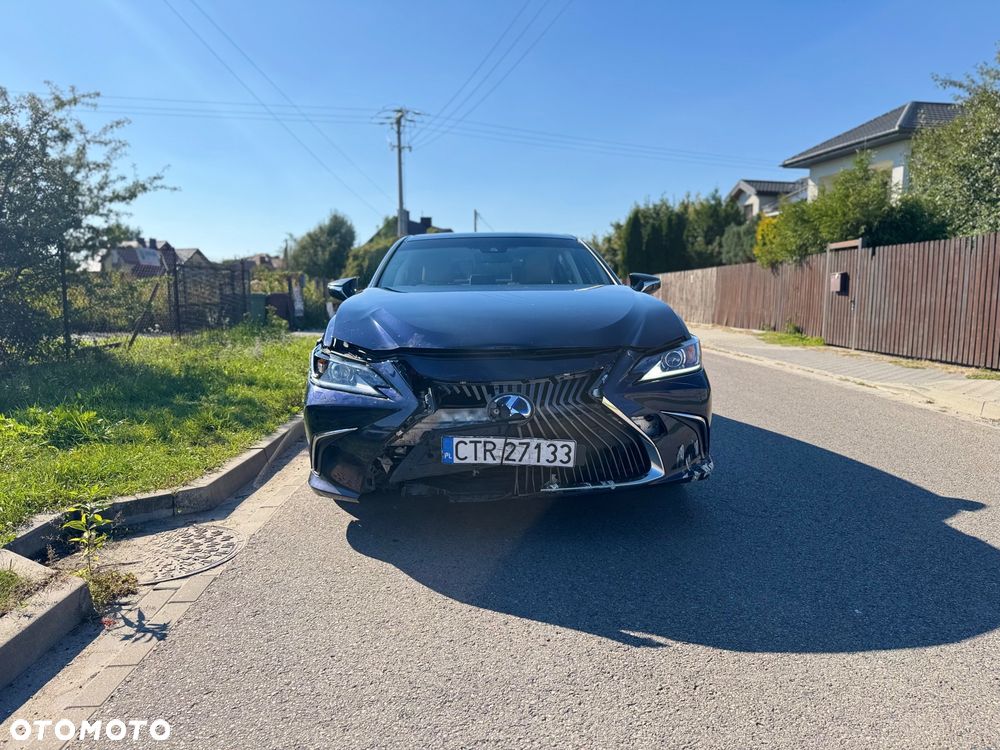 Lexus ES - 3