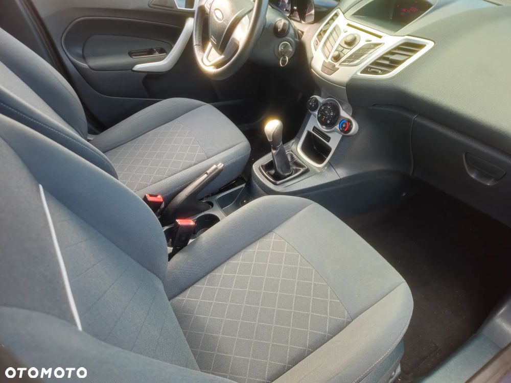 Ford Fiesta 1.25 Celebration - 6