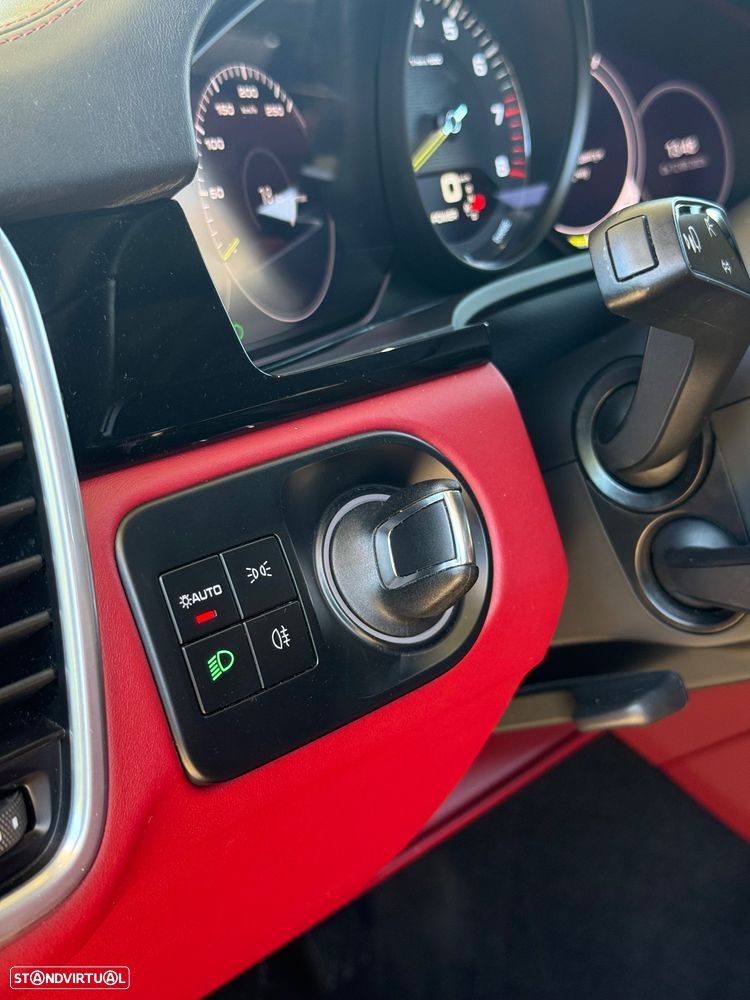 Porsche Cayenne E-Hybrid Platinum Edition - 24