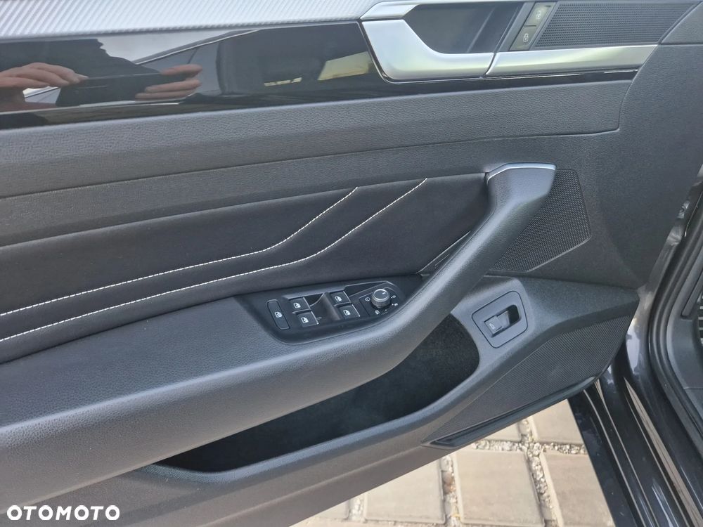 Volkswagen Arteon 2.0 TDI SCR 4Motion DSG R-Line - 22