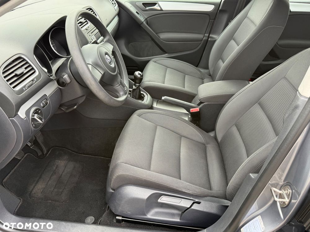 Volkswagen Golf - 22