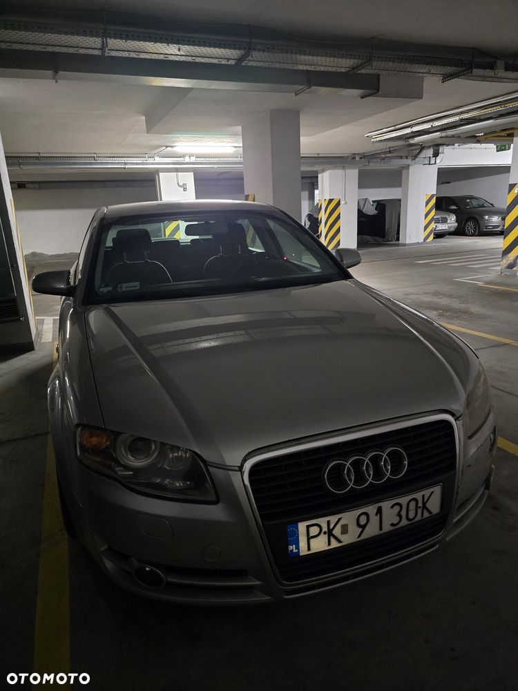 Audi A4 Limousine - 1